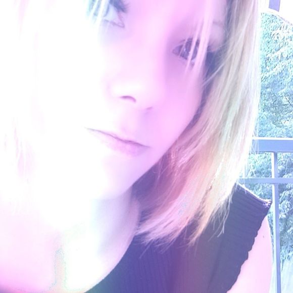 Meet your Posher, Heather - Picture 1 of 1